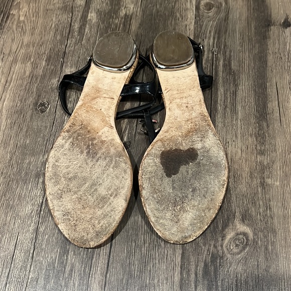 CHANEL cork & black patent with silver CC sandal - Picture 2 of 3